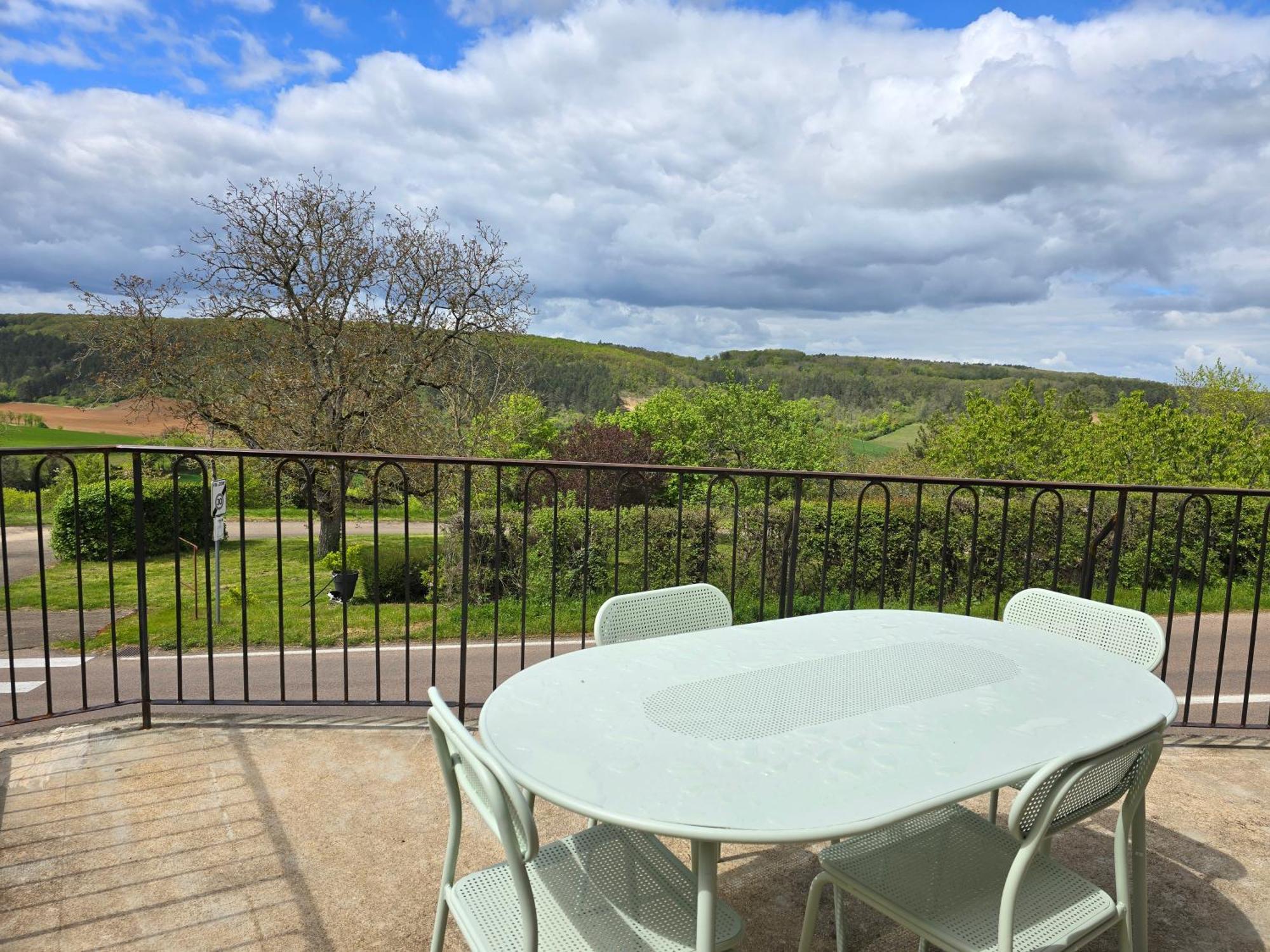 Vézelay Gite Au Pied De La Colline מראה חיצוני תמונה
